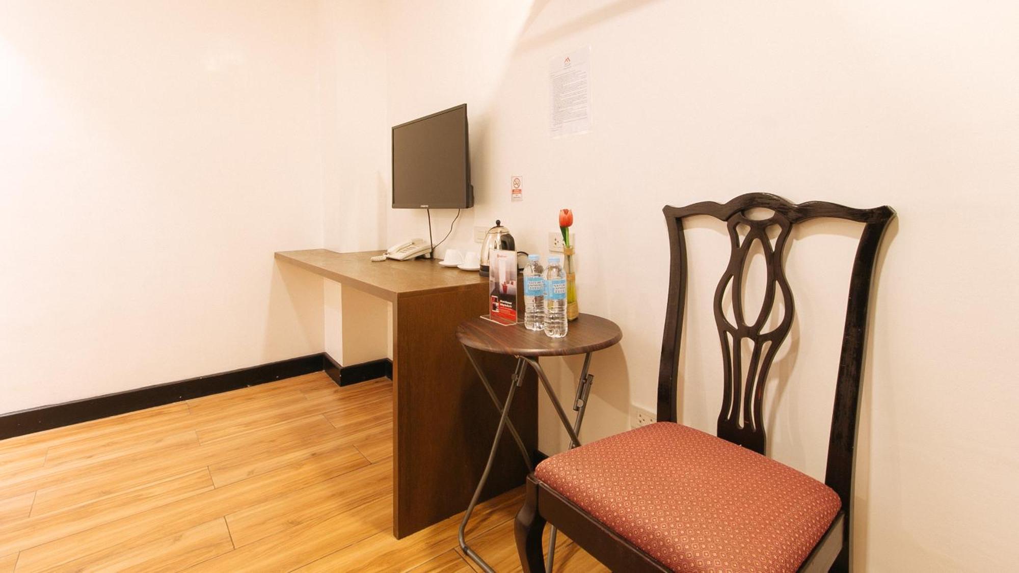 Reddoorz Plus At Mm Hotel Las Pinas Former Reddoorz Plus Near Bamboo Organ Exterior photo